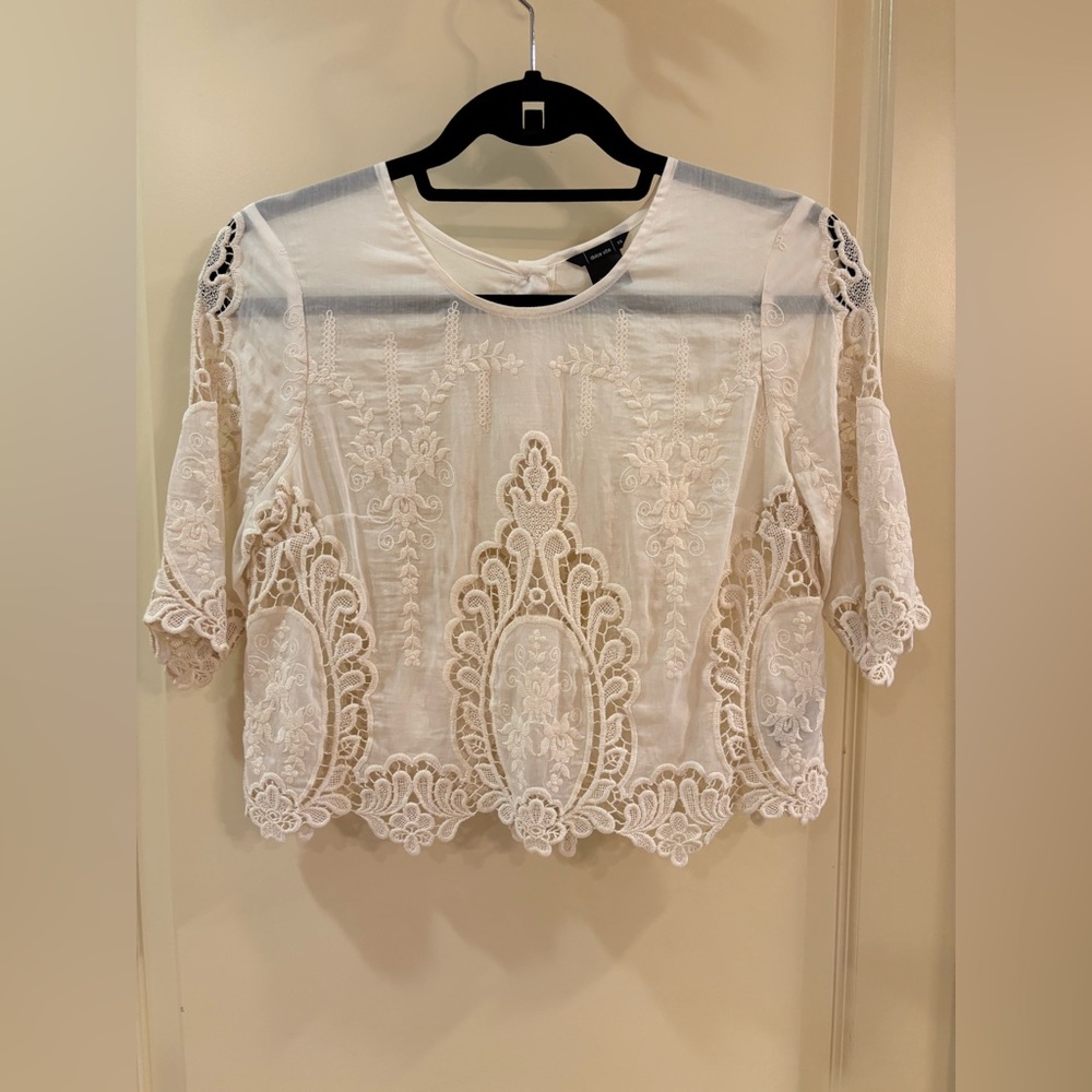 Dolce Vita Deanna Top in White & Natural - Picture 2 of 9
